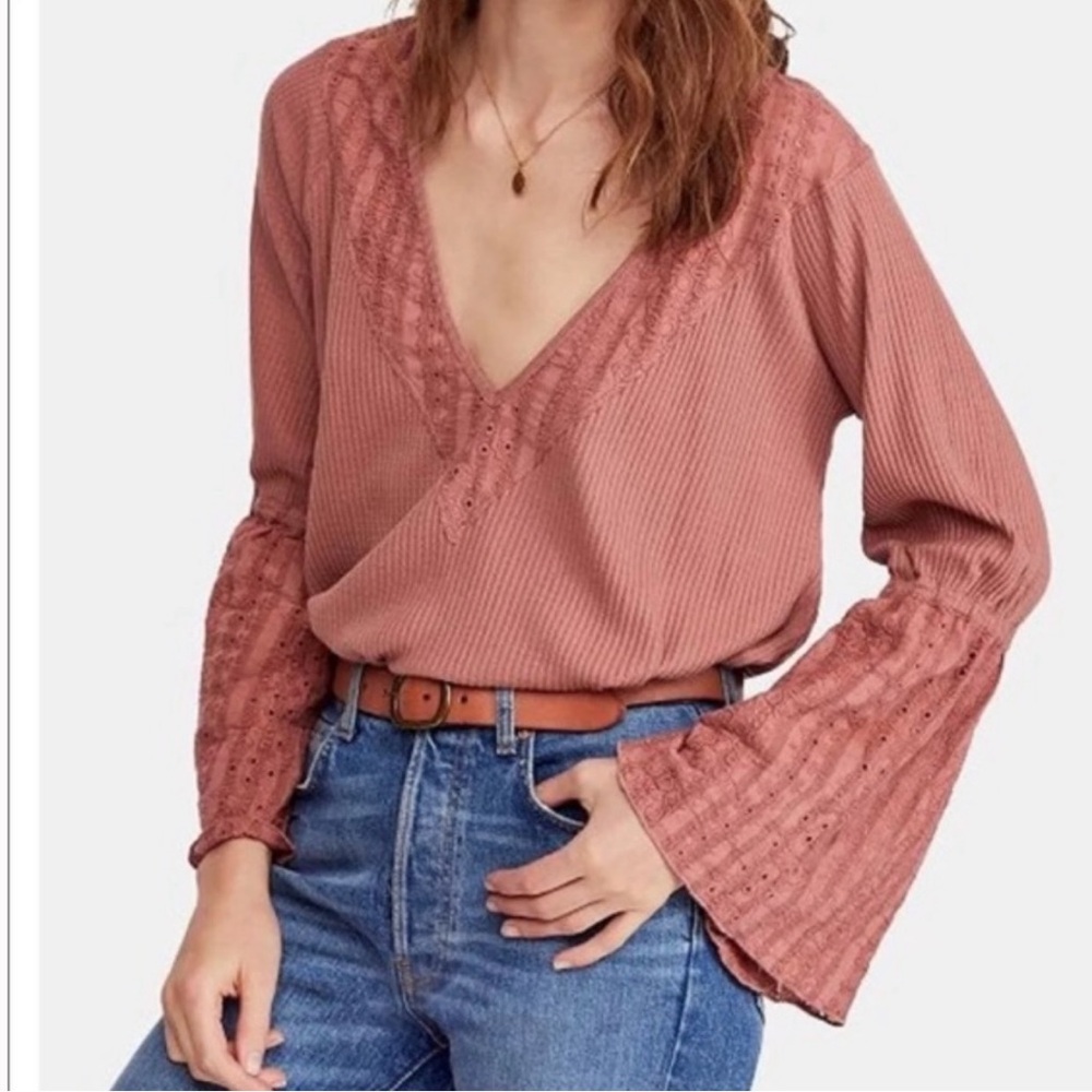 Free People V-Neck Blouse longe sleeve with Lace Trim size small!